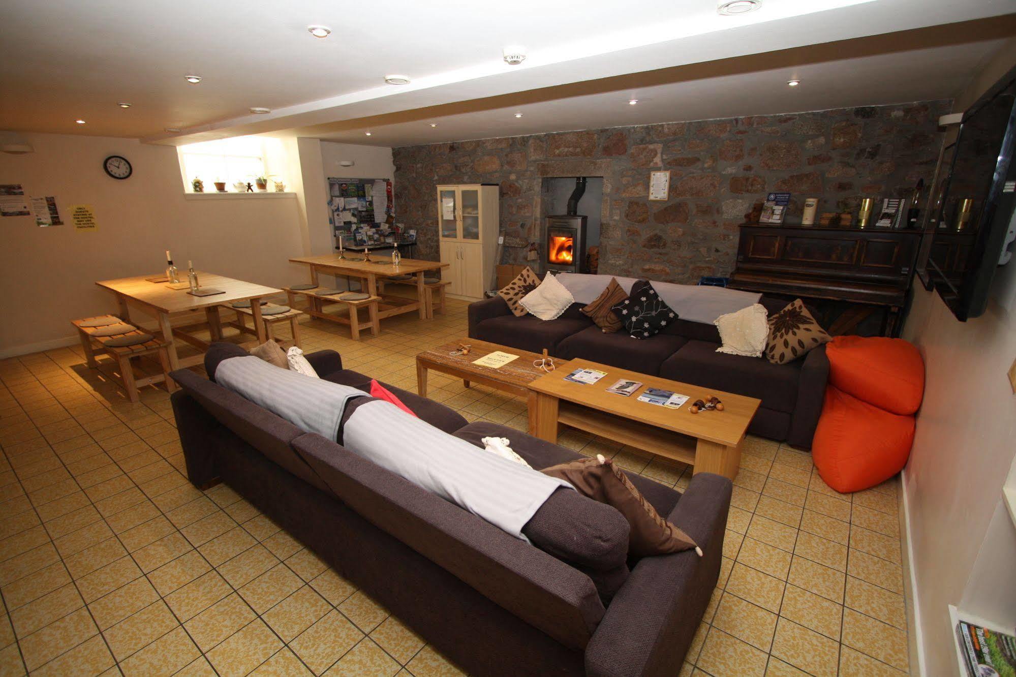 Ballater Hostel Bagian luar foto