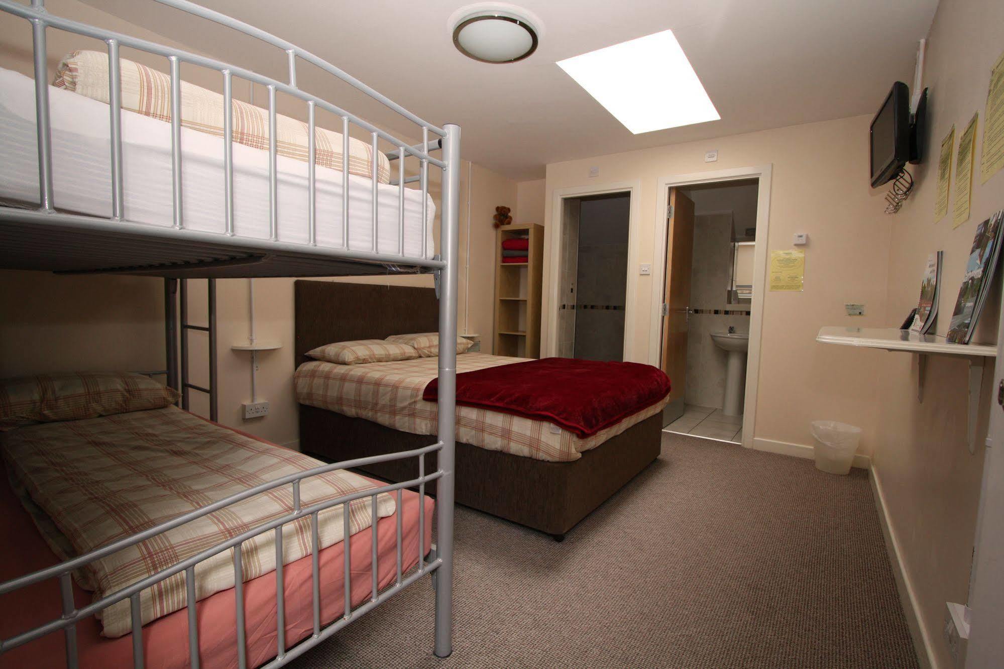 Ballater Hostel Bagian luar foto