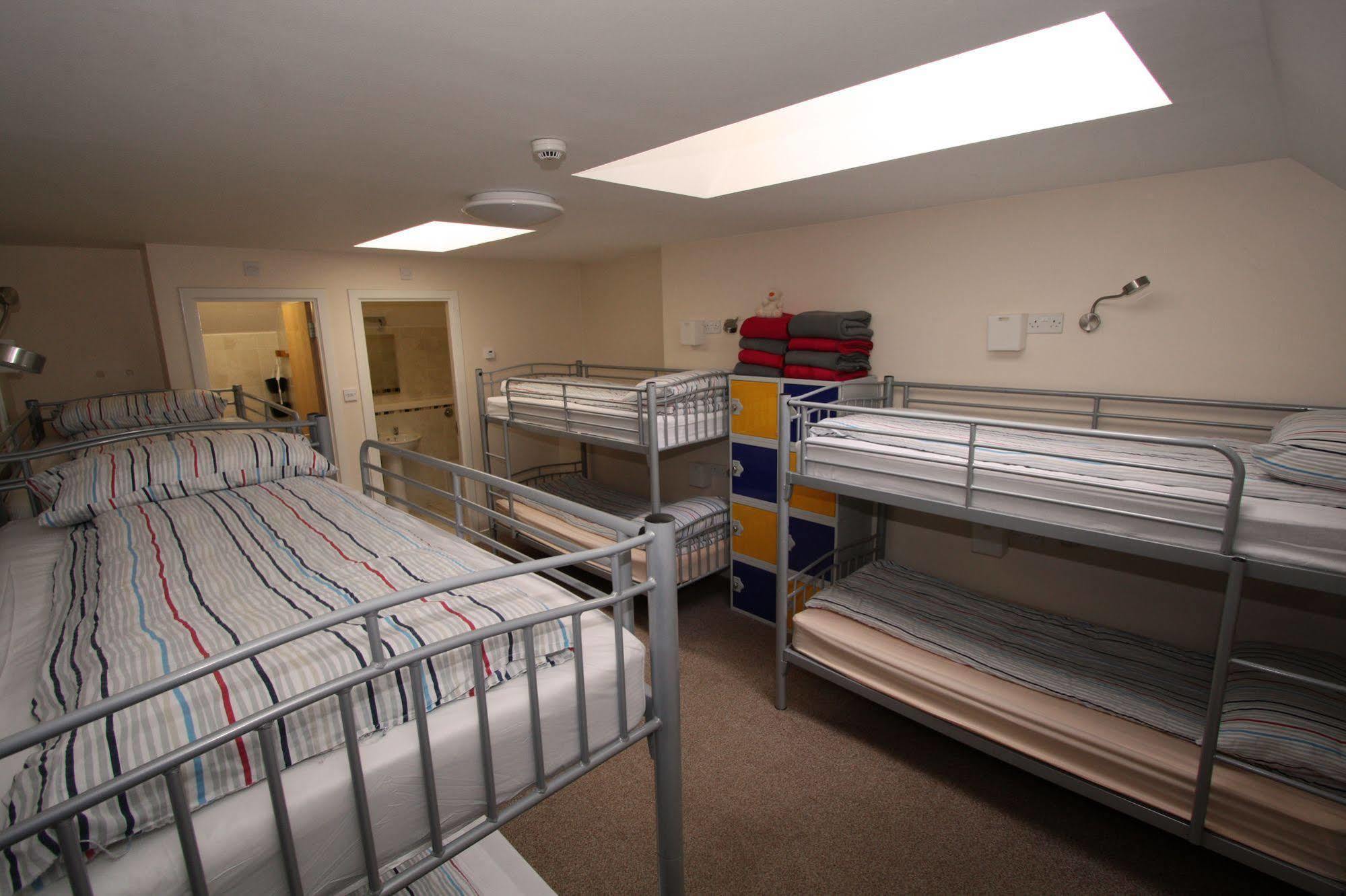 Ballater Hostel Bagian luar foto