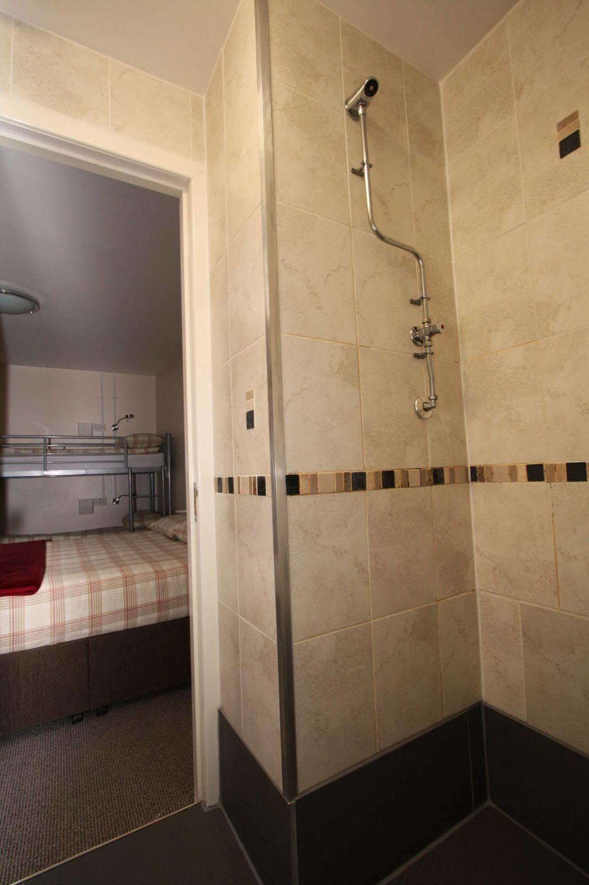Ballater Hostel Bagian luar foto