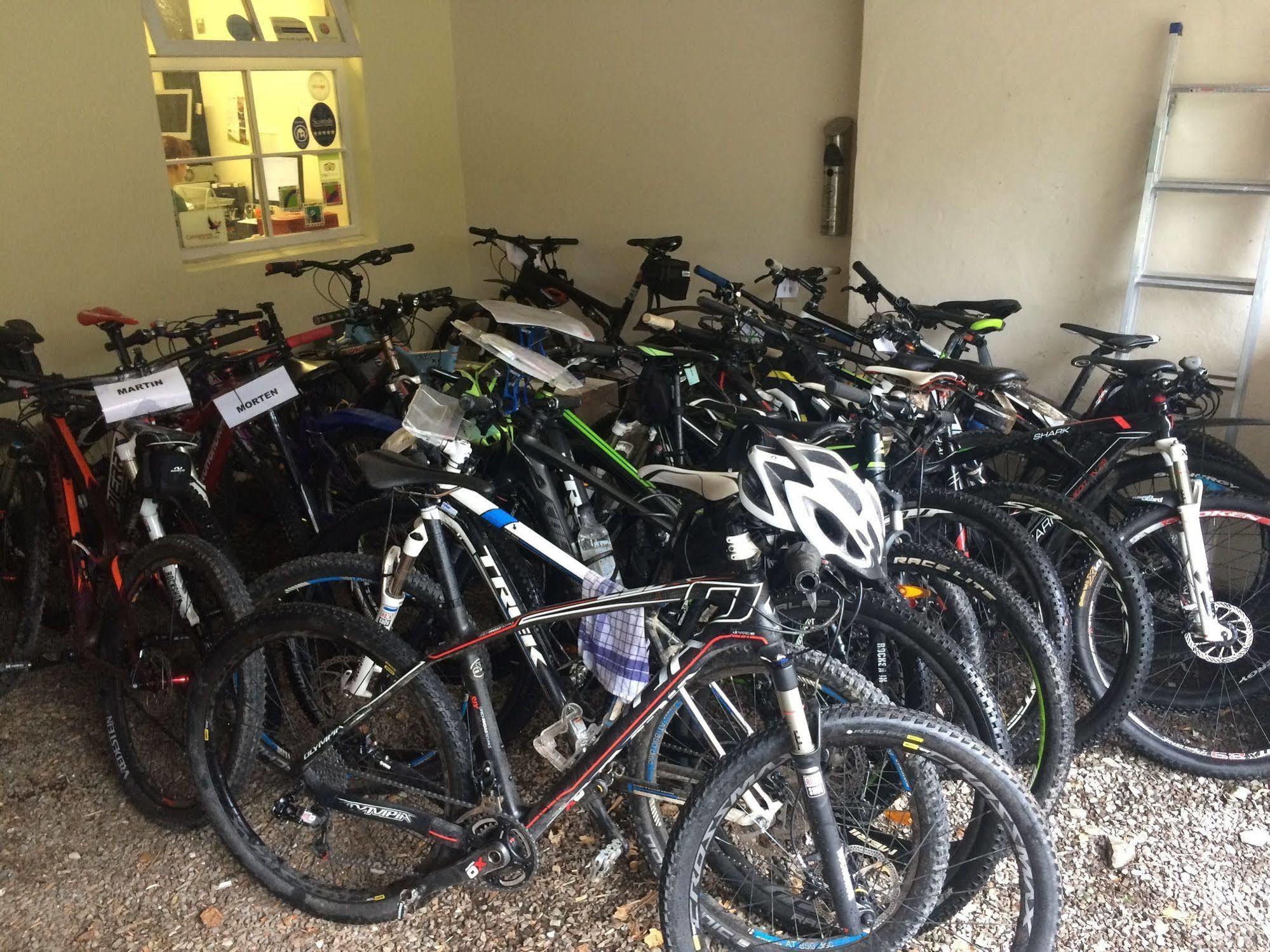 Ballater Hostel Bagian luar foto