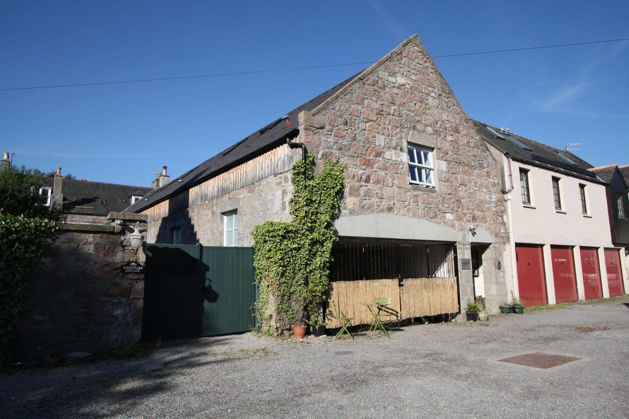 Ballater Hostel Bagian luar foto