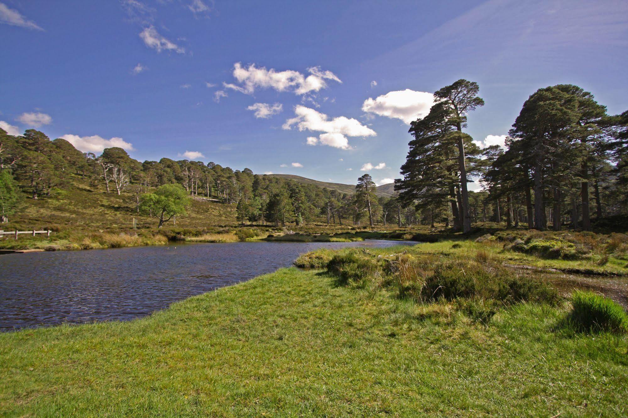 Ballater Hostel Bagian luar foto